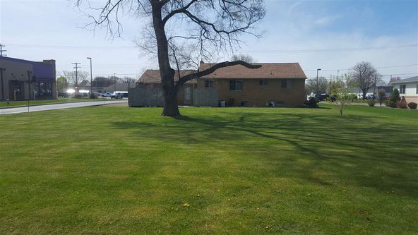 1531 E Pierson Rd, Flushing, MI 48433